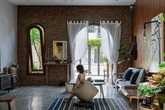 Ngôi nhà 3 tầng mộc mạc của chủ nhà hoài cổ giữa lòng đô thị Ngôi nhà 3 tầng mộc mạc của chủ nhà hoài cổ giữa lòng đô thị