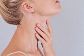 Người đang uống phóng xạ điều trị ung thư tuyến giáp cần tránh ăn những món gì? Người đang uống phóng xạ điều trị ung thư tuyến giáp cần tránh ăn những món gì?