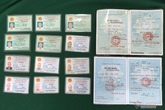 Phát hiện cụ ông ăn xin ở Sài Gòn có đến 12 chứng minh thư Phát hiện cụ ông ăn xin ở Sài Gòn có đến 12 chứng minh thư
