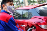 Giá xăng tại Việt Nam đứng ở đâu so với thế giới? Giá xăng tại Việt Nam đứng ở đâu so với thế giới?
