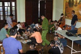 Triệt phá ổ bạc giữa mùa dịch COVID-19, bắt giữ 15 đối tượng Triệt phá ổ bạc giữa mùa dịch COVID-19, bắt giữ 15 đối tượng