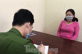 Người đàn bà bỏ trốn khỏi sới bạc khi bị đột kích đã ra đầu thú Người đàn bà bỏ trốn khỏi sới bạc khi bị đột kích đã ra đầu thú
