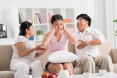 Dở khóc dở cười vì "sống chung với mẹ chồng" thời Covid-19 Dở khóc dở cười vì "sống chung với mẹ chồng" thời Covid-19