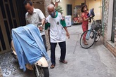 Bất ngờ hoàn cảnh cụ ông 74 tuổi ăn xin có 5 CMND và 7 CCCD Bất ngờ hoàn cảnh cụ ông 74 tuổi ăn xin có 5 CMND và 7 CCCD
