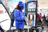 Ngày mai, giá xăng chỉ hơn 10.000 đồng/lít, thấp nhất 13 năm qua Ngày mai, giá xăng chỉ hơn 10.000 đồng/lít, thấp nhất 13 năm qua