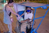 Sài Gòn nghĩa tình và sẻ chia: Có bao nhiêu tiền là làm từ thiện hết! Sài Gòn nghĩa tình và sẻ chia: Có bao nhiêu tiền là làm từ thiện hết!