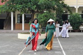 Hải Phòng: Cận cảnh những tà áo dài tô sắc học đường Hải Phòng: Cận cảnh những tà áo dài tô sắc học đường