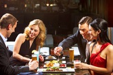 Những sai lầm khiến bạn trở nên "quê kiểng" hết mức khi đi ăn nhà hàng Những sai lầm khiến bạn trở nên "quê kiểng" hết mức khi đi ăn nhà hàng