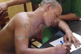 Khởi tố đối tượng "hồn nhiên" vào tận trụ sở công an chém... công an Khởi tố đối tượng "hồn nhiên" vào tận trụ sở công an chém... công an
