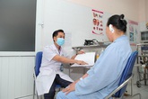 Phẫu thuật nội soi vá nhĩ, cải thiện thính giác cho bệnh nhân thủng màng nhĩ 15 năm Phẫu thuật nội soi vá nhĩ, cải thiện thính giác cho bệnh nhân thủng màng nhĩ 15 năm