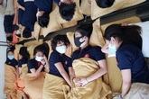 Hiệu trưởng giật mình khi thấy ảnh học sinh đeo khẩu trang lúc ngủ Hiệu trưởng giật mình khi thấy ảnh học sinh đeo khẩu trang lúc ngủ