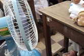 Đi học giữa mùa hè "nóng chảy mỡ" và đây là hàng loạt trò làm mát bá đạo của học sinh Đi học giữa mùa hè "nóng chảy mỡ" và đây là hàng loạt trò làm mát bá đạo của học sinh