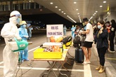343 người Việt từ Mỹ về đến sân bay Vân Đồn 343 người Việt từ Mỹ về đến sân bay Vân Đồn