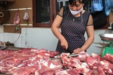 Chỉ 60 ngàn/kg, thịt lợn giá rẻ, khó nhập đủ cho dân ăn Chỉ 60 ngàn/kg, thịt lợn giá rẻ, khó nhập đủ cho dân ăn