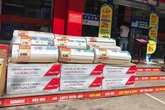 Điều hòa bán đổ đống trên vỉa hè, giá chỉ bằng chiếc quạt máy Điều hòa bán đổ đống trên vỉa hè, giá chỉ bằng chiếc quạt máy