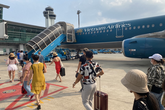 Nữ hành khách từ Huế vào TP.HCM tử vong nghi do trượt chân ngã trên xe thang máy bay Nữ hành khách từ Huế vào TP.HCM tử vong nghi do trượt chân ngã trên xe thang máy bay