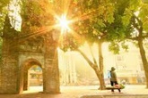 Hà Nội đón đợt nắng nóng đặc biệt gay gắt, nhiệt độ lên tới 39 độ C Hà Nội đón đợt nắng nóng đặc biệt gay gắt, nhiệt độ lên tới 39 độ C