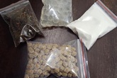 Ba ngàn đồng 1 lít trà sữa, mua cả can cho con uống dần Ba ngàn đồng 1 lít trà sữa, mua cả can cho con uống dần