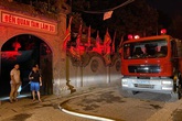 Hà Nội: Hỏa hoạn lúc nửa đêm, đền Quan Tam Lâm Du cháy rụi Hà Nội: Hỏa hoạn lúc nửa đêm, đền Quan Tam Lâm Du cháy rụi