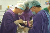 Con ngủ ngáy, giọng khàn, 1 tuần sau mẹ nhận tin con bị ung thư amidan Con ngủ ngáy, giọng khàn, 1 tuần sau mẹ nhận tin con bị ung thư amidan