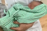 Sức khoẻ bé sơ sinh sống sót sau 3 ngày bị bỏ rơi ở hố ga dưới trời 40 độ C Sức khoẻ bé sơ sinh sống sót sau 3 ngày bị bỏ rơi ở hố ga dưới trời 40 độ C