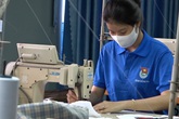 Lao động nữ bị ảnh hưởng bởi COVID-19 hơn nam giới Lao động nữ bị ảnh hưởng bởi COVID-19 hơn nam giới