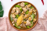 Bữa tối thèm thịt mà ngại dầu mỡ thì thử ngay món gà hấp mướp siêu ngon này Bữa tối thèm thịt mà ngại dầu mỡ thì thử ngay món gà hấp mướp siêu ngon này