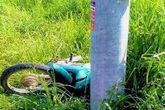 Nam công nhân chết thảm sau khi tông cột điện Nam công nhân chết thảm sau khi tông cột điện