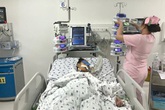 Liên tục nôn ra dịch vàng xanh, bé gái được phát hiện mắc bệnh hiếm Liên tục nôn ra dịch vàng xanh, bé gái được phát hiện mắc bệnh hiếm