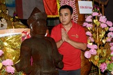 Tượng Phật bất ngờ xuất hiện trên đất của MC Quyền Linh Tượng Phật bất ngờ xuất hiện trên đất của MC Quyền Linh