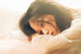 Rời khỏi tòa, chồng cũ nhìn vợ cũ mỉa mai: “Cô chẳng khác gì một cốc nước lã”, song cuộc gặp lại 1 năm sau đó lại làm anh ta ân hận Rời khỏi tòa, chồng cũ nhìn vợ cũ mỉa mai: “Cô chẳng khác gì một cốc nước lã”, song cuộc gặp lại 1 năm sau đó lại làm anh ta ân hận