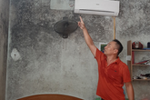 Hoảng hồn viên gạch rơi từ công trình nhà 19 tầng xuống giường ngủ nhà dân Hoảng hồn viên gạch rơi từ công trình nhà 19 tầng xuống giường ngủ nhà dân