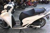 "Mượn tạm" xe SH đỗ ven đường đi từ Huế về Hà Nội "Mượn tạm" xe SH đỗ ven đường đi từ Huế về Hà Nội