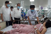 Phó Thủ tướng Trương Hòa Bình tới bệnh viện thăm hỏi các nạn nhân trong vụ tai nạn thảm khốc tại Quảng Bình Phó Thủ tướng Trương Hòa Bình tới bệnh viện thăm hỏi các nạn nhân trong vụ tai nạn thảm khốc tại Quảng Bình