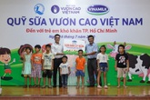 Quỹ sữa vươn cao Việt Nam và Vinamilk tiếp tục hành trình kết nối yêu thương tại TP.HCM Quỹ sữa vươn cao Việt Nam và Vinamilk tiếp tục hành trình kết nối yêu thương tại TP.HCM