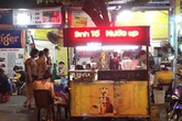 Chờ 5 phút, giá 10 nghìn... trào lưu mới trên vỉa hè Hà Nội Chờ 5 phút, giá 10 nghìn... trào lưu mới trên vỉa hè Hà Nội