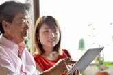 Lấy chồng bằng tuổi bố lại giàu “nứt vách”, đêm tân hôn tôi hóa đá khi chồng mở cửa phòng Lấy chồng bằng tuổi bố lại giàu “nứt vách”, đêm tân hôn tôi hóa đá khi chồng mở cửa phòng