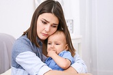 Họ hàng đòi nựng con tôi Họ hàng đòi nựng con tôi