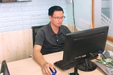 Thầy giáo 8X bỏ nghề, đi giao hoa vì quá nghèo trở thành ông chủ tiền tỉ sau 3 năm Thầy giáo 8X bỏ nghề, đi giao hoa vì quá nghèo trở thành ông chủ tiền tỉ sau 3 năm