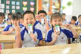 Những giờ uống sữa “vui khỏe, an toàn” của các em học sinh tại TP.HCM Những giờ uống sữa “vui khỏe, an toàn” của các em học sinh tại TP.HCM