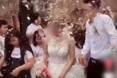 Chú rể đang hân hoan đón dâu thì lĩnh trọn “đòn đau” từ bên ngoài dội tới, nhìn cảnh cô dâu và họ nhà trai nhăn nhó bước đi bên cạnh khiến toàn MXH bức xúc Chú rể đang hân hoan đón dâu thì lĩnh trọn “đòn đau” từ bên ngoài dội tới, nhìn cảnh cô dâu và họ nhà trai nhăn nhó bước đi bên cạnh khiến toàn MXH bức xúc