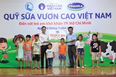 Quỹ sữa vươn cao Việt Nam: vượt trở ngại COVID để mang 1,7 triệu ly sữa đến trẻ em khó khăn Quỹ sữa vươn cao Việt Nam: vượt trở ngại COVID để mang 1,7 triệu ly sữa đến trẻ em khó khăn
