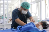 Người bị rắn hổ mang cắn được cai máy thở Người bị rắn hổ mang cắn được cai máy thở