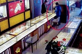 Tiêu lương hưu cả tỷ đồng để tận hưởng cuộc sống sang chảnh, người phụ nữ cảm thấy chán nên đi cướp tiệm vàng để vào tù Tiêu lương hưu cả tỷ đồng để tận hưởng cuộc sống sang chảnh, người phụ nữ cảm thấy chán nên đi cướp tiệm vàng để vào tù