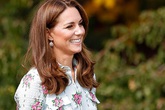 Meghan từng tặng Kate sổ tay để kết thân Meghan từng tặng Kate sổ tay để kết thân