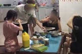 Đoạn clip cực sốc: Mẹ đẻ cùng hai con dâu ngồi nhậu bắt con trai nấu nướng, gắt đến mức ra lệnh “Rán cá xong chưa cho mẹ con tao nhắm” Đoạn clip cực sốc: Mẹ đẻ cùng hai con dâu ngồi nhậu bắt con trai nấu nướng, gắt đến mức ra lệnh “Rán cá xong chưa cho mẹ con tao nhắm”