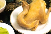 Trổ tài làm cỗ cúng Rằm tháng 7, con dâu khiến cả nhà chồng "đứng hình" bởi luộc gà mà không biết mẹo này Trổ tài làm cỗ cúng Rằm tháng 7, con dâu khiến cả nhà chồng "đứng hình" bởi luộc gà mà không biết mẹo này