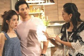Nghe lời mẹ, chàng trai bỏ bạn gái làm phục vụ ở nhà hàng, 10 năm sau gặp lại hắn nghẹn ngào tự chửi mình ngu Nghe lời mẹ, chàng trai bỏ bạn gái làm phục vụ ở nhà hàng, 10 năm sau gặp lại hắn nghẹn ngào tự chửi mình ngu