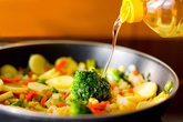 Chuyên gia cảnh báo thói quen nấu ăn dễ mắc ung thư, mới nhắc đến nhiều người giật mình, khiếp sợ Chuyên gia cảnh báo thói quen nấu ăn dễ mắc ung thư, mới nhắc đến nhiều người giật mình, khiếp sợ