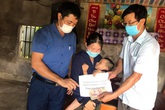 Báo Gia đình và Xã hội trao tiền bạn đọc hỗ trợ các hoàn cảnh khó khăn ở Hà Tĩnh Báo Gia đình và Xã hội trao tiền bạn đọc hỗ trợ các hoàn cảnh khó khăn ở Hà Tĩnh